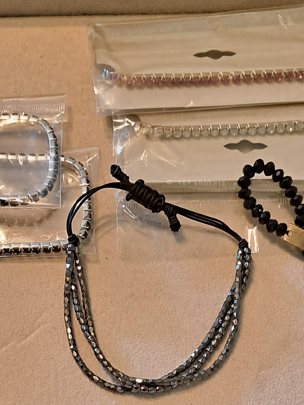 Sale 4 for $35: 6 Braclet Bundle for 1 great price: